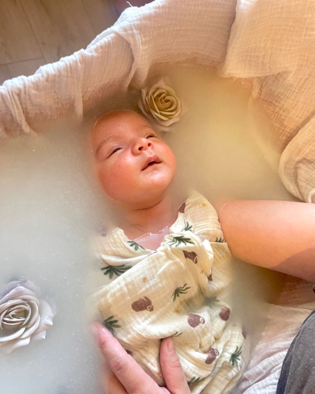 bain enveloppé pour bébé ostéopathe pour bébé enfant jeune maman adulte seniors Corbeil Essonnes 91100